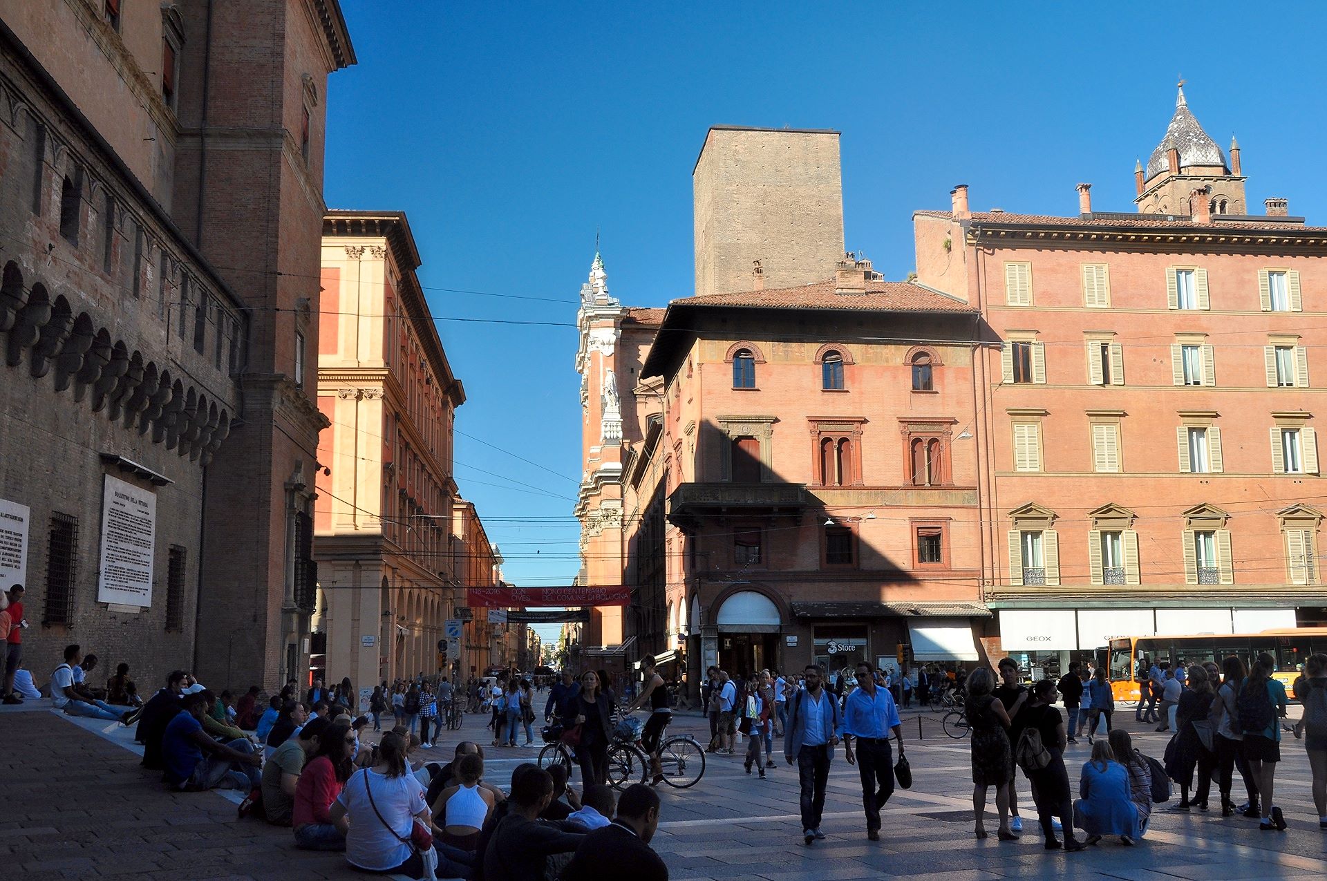 Bologna (Photo license: CC BY 2.0)
